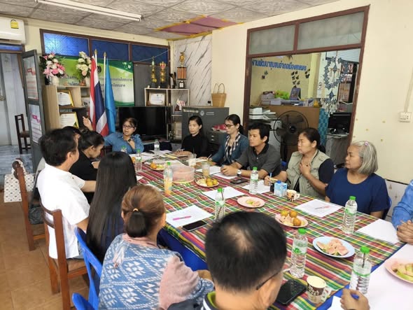  สำนักงานพัฒนาชุมชนอำเภอเมืองสกลนคร: ร่วมประชุมติดตาม สนับสนุนการดำเนินงานคณะกรรมการเครือข่ายกลุ่มอาชีพ และผู้ผลิต ผู้ประกอบการ