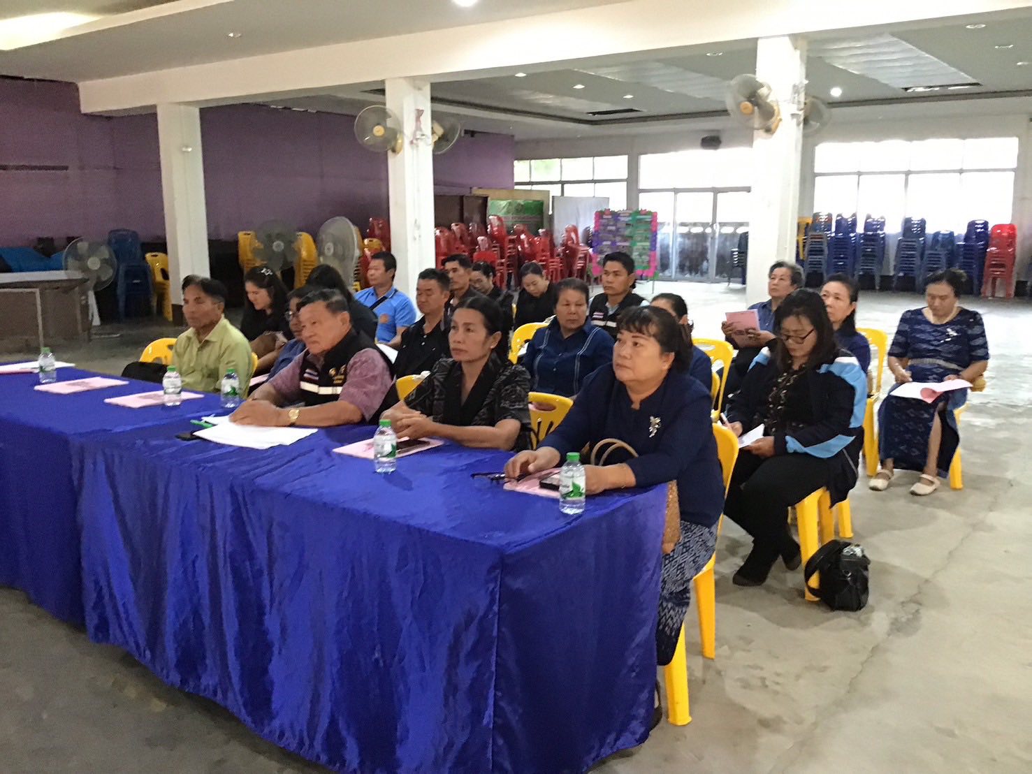 สำนักงานพัฒนาชุมชนอำเภอเมืองสกลนคร: จัดประชุมเชิงปฏิบัติการส่งเสริมการบูรณาการกลไกการขับเคลื่อนการขจัดความยากจน