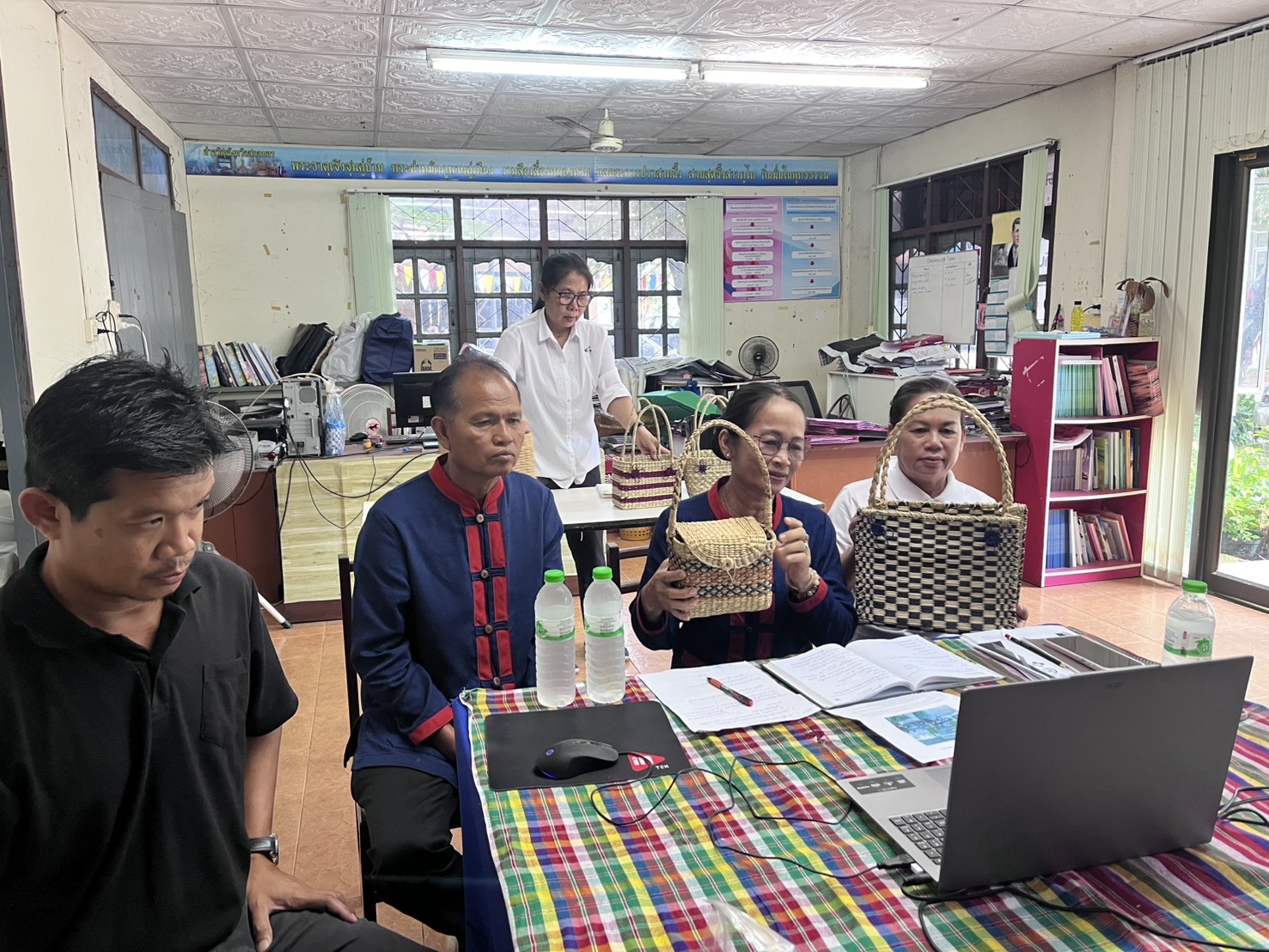 สำนักงานพัฒนาชุมชนอำเภอเมืองสกลนคร: ร่วมโครงการประชุมเชิงปฏิบัติการส่งเสริมกิจกรรมเครือข่ายกลุ่มออมทรัพย์เพื่อการผลิต (ระดับจังหวัด)