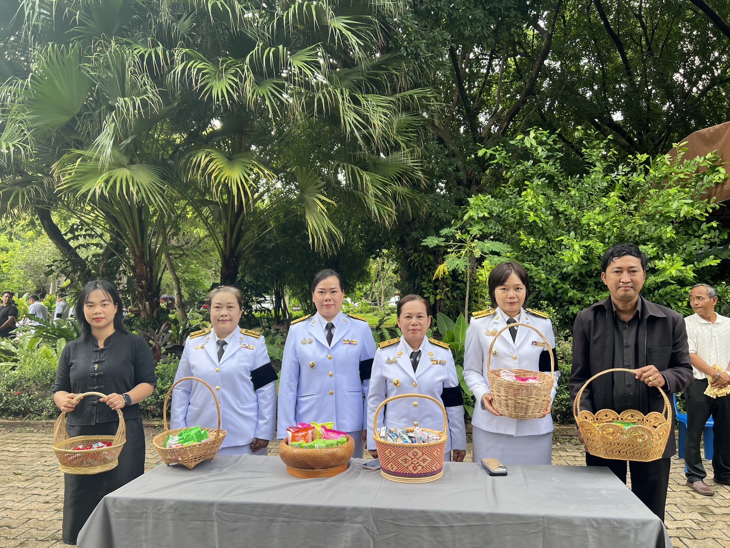 สำนักงานพัฒนาชุมชนอำเภอเมืองสกลนคร:  ร่วมพิธีบำเพ็ญกุศลสัตตมวาร อุทิศถวายพระกุศล สมเด็จเจ้าฟ้าพัชรกิติยาภา