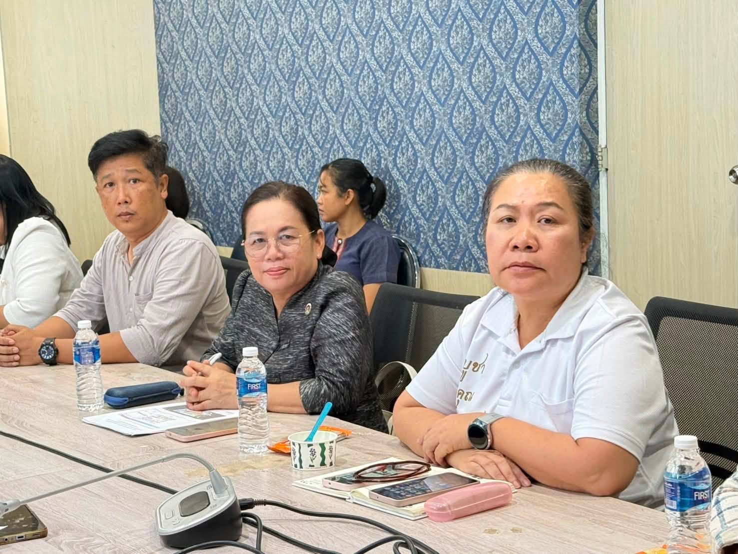  สำนักงานพัฒนาชุมชนอำเภอเมืองสกลนคร: ร่วมประชุมเตรียมความพร้อมและนำเสนอผลการขับเคลื่อนนวัตกรรมงานพัฒนาชุมชนตามประเด็นเน้นย้ำ +๑ กรมการพัฒนาชุมชน (CDCA 2026) 