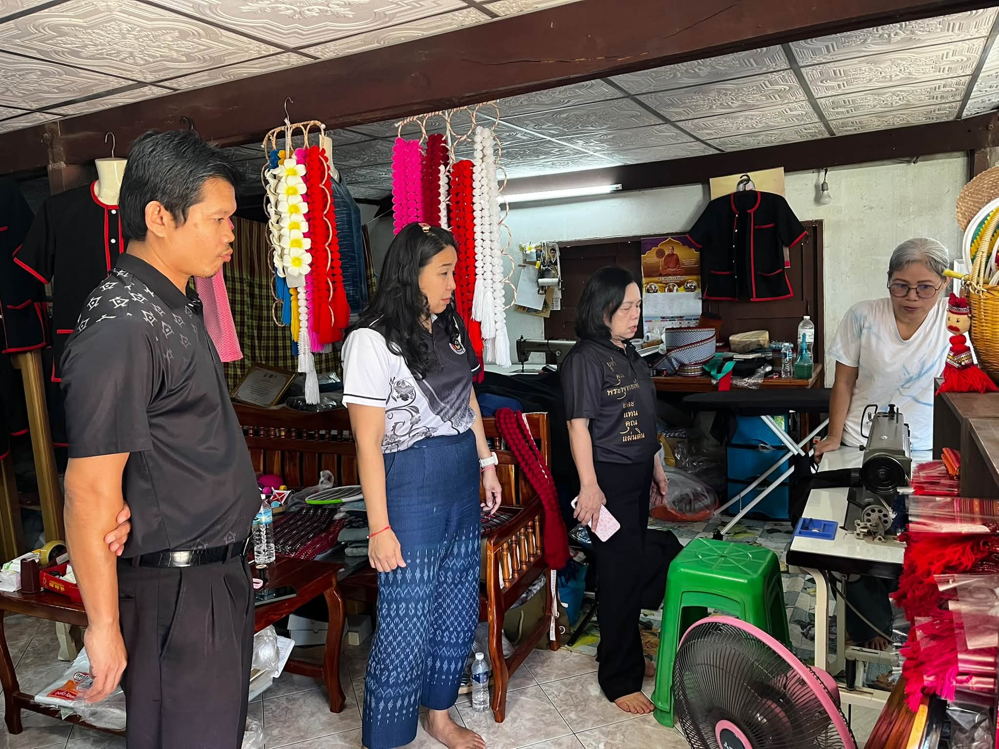 สำนักงานพัฒนาชุมชนอำเภอเมืองสกลนคร: ลงพื้นที่ติดตามพัสดุ ประจำปี ภายใต้โครงการส่งเสริมผลิตภัณฑ์ภูมิปัญญาผ้าไทย