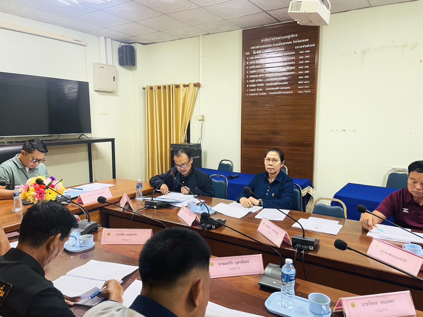 สำนักงานพัฒนาชุมชนอำเภอเมืองสกลนคร: ร่วมประชุมคณะกรรมการพัฒนาเทศบาลตำบลหนองลาด