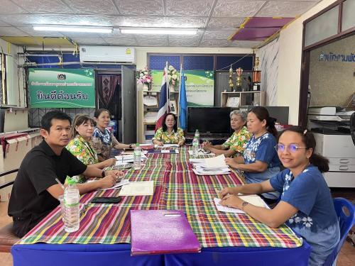 สำนักงานพัฒนาชุมชนอำเภอเมืองสกลนคร: ประชุมทีมงานสำนักงานพัฒนาชุมชนอำเภอเมืองสกลนคร