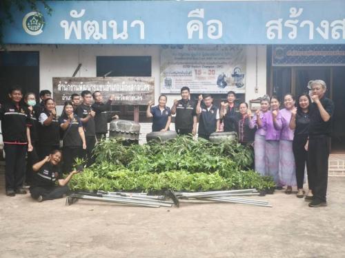 สำนักงานพัฒนาชุมชนอำเภอเมืองสกลนคร: ร่วมรับมอบพันธุ์พืช ผักสวนครัว  อุปกรณ์ทางการเกษตร เพื่อส่งต่อครัวเรือนยากจน-เปราะบาง มุ่งสร้างความมั่นคงทางอาหาร