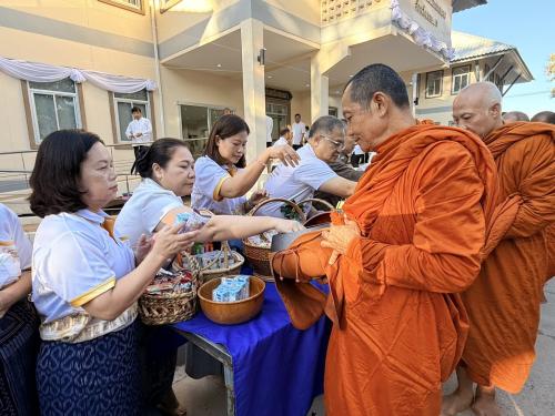 สำนักงานพัฒนาชุมชนอำเภอเมืองสกลนคร: ร่วมพิธีทำบุญอาคารที่ว่าการอำเภอเมืองสกลนคร (หลังใหม่)